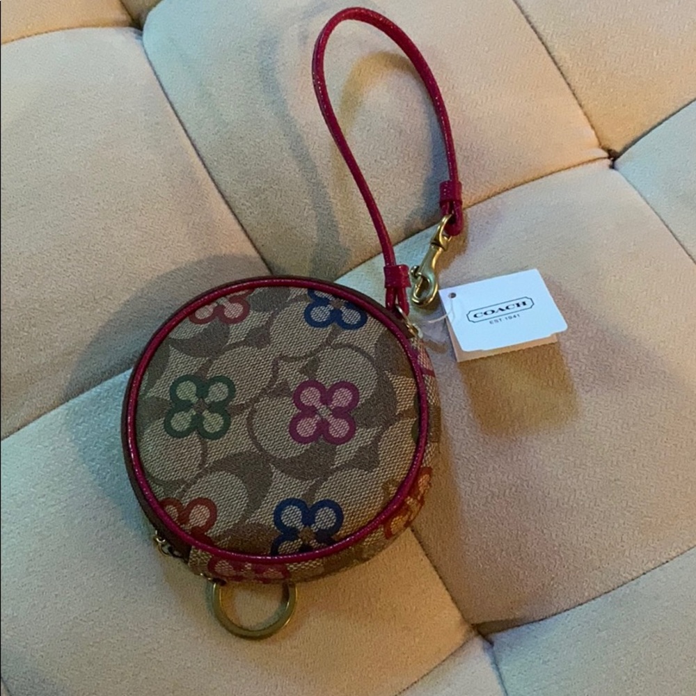 Coach wallet with receipt/tag still